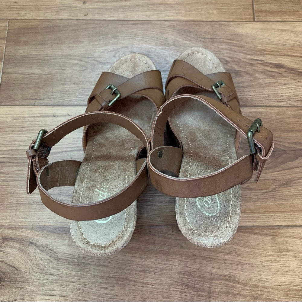 Candies Tan Faux Leather Platforms Sandals - Picture 6 of 10